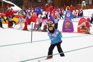 Kind am Babylift beim Skifahren